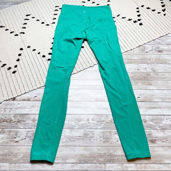 Athleta Salutation Stash Pocket II 7/8 Tight Legging Green Size Extra Small - Picture 6 of 6